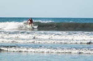 Nosara surfing