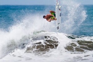 Luis Vindas, photo by Agustin Munoz of 7mares surf magazine