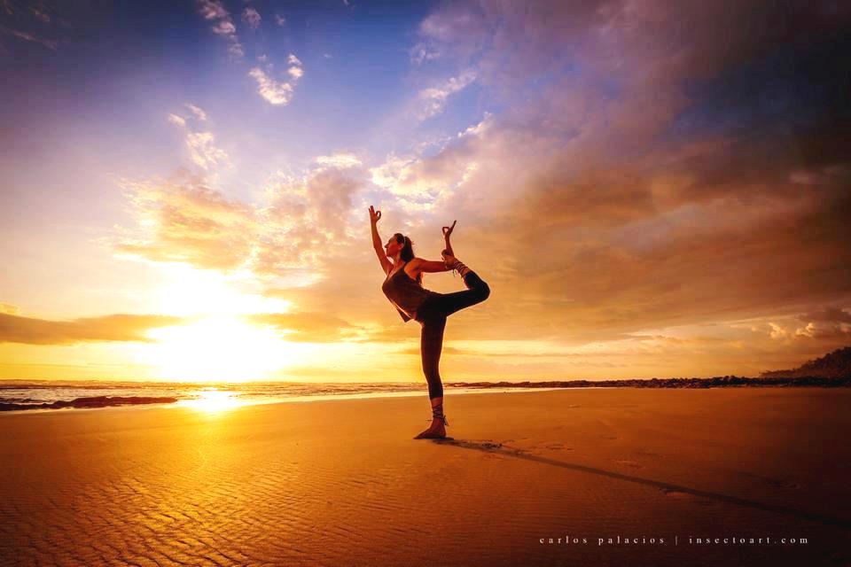 Yoga on Santa Teresa Beach, photo by Carlos Palacios