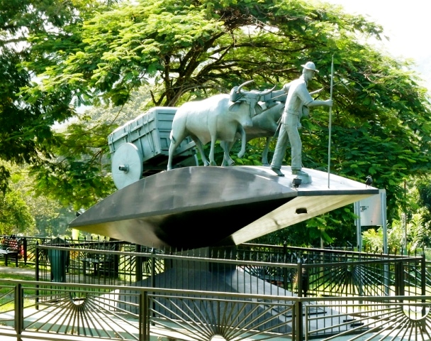 Atenas Costa Rica oxcart monument
