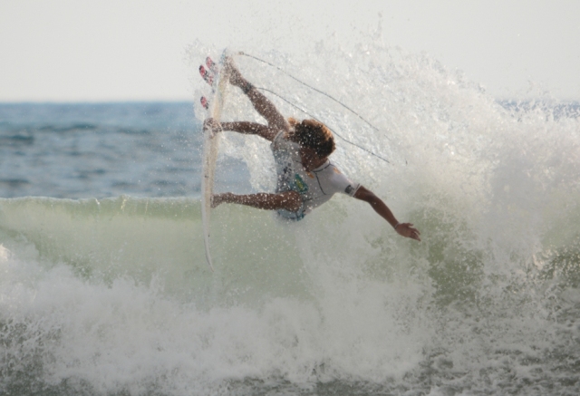 Costa Rica surfer Carlos Munoz, image by Costa Rica Surf Federation