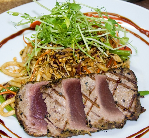 Buddha Eyes Restaurant - seared tuna and Asian noodles