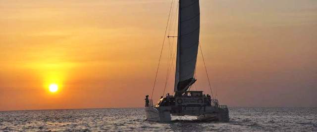 Playa del Coco tours catamaran cruise