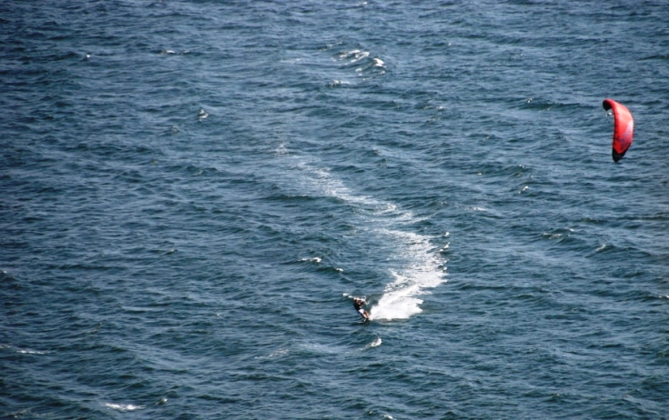 Kitesurfing Costa Rica Bolanos Bay, image by kitecostarica.net