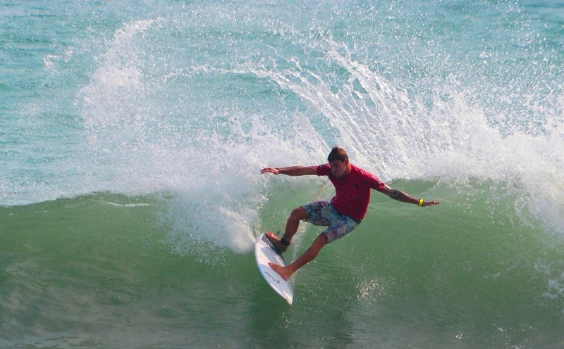 Costa Rica surfer Anthony Fillingim, photo by Alfredo Barquero.