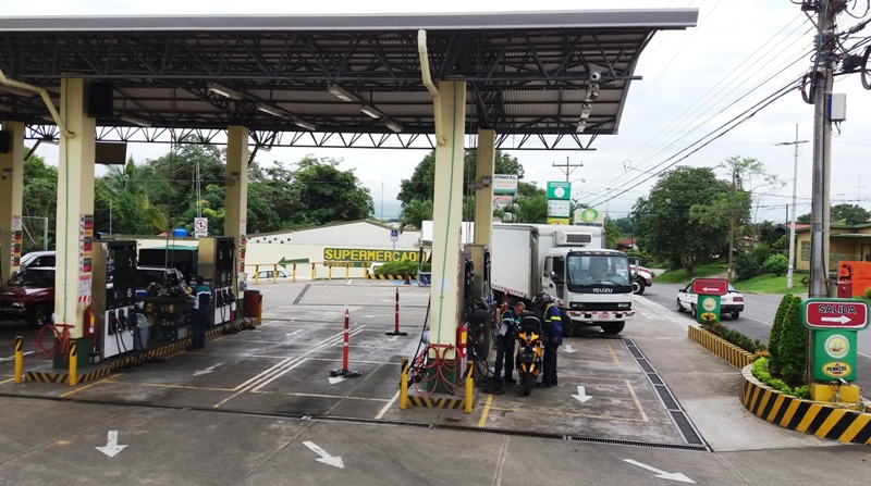 CoopeAtenas gas station in Atenas Costa Rica