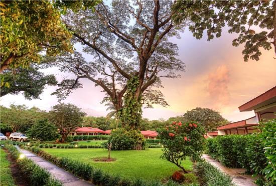 hotel-hacienda-guachipelin-in-costa-rica