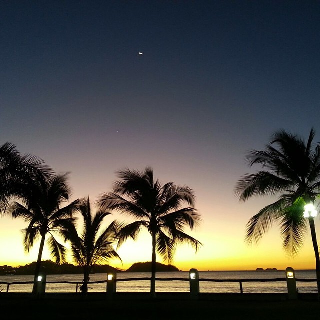 Sunset and moon at Bahia del Sol in Potrero, Guanacaste. Photo credit bahiadelsolcr.
