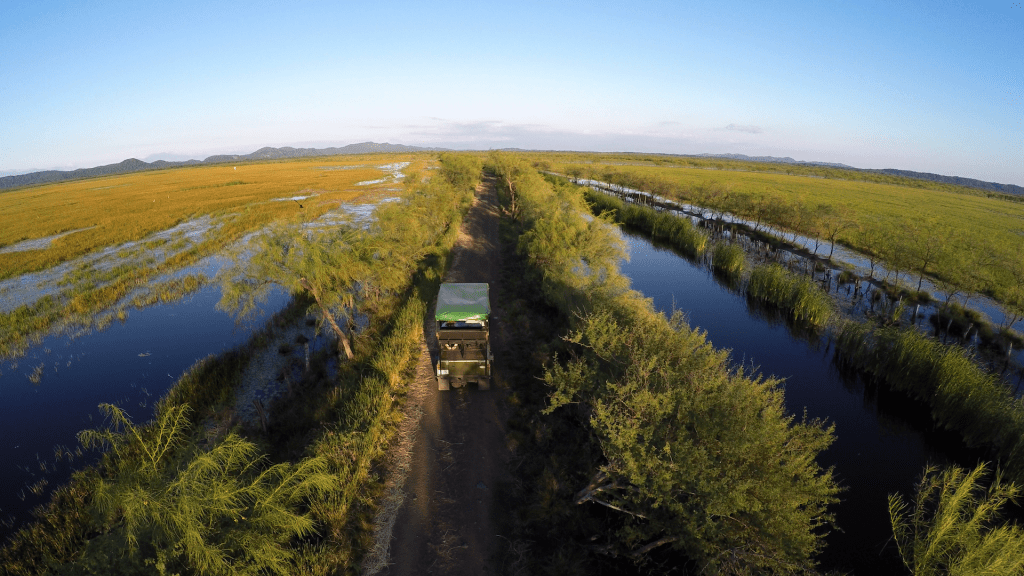 Vista aérea de los humedales y canales que deben mantenerse libres en Estancia Rancho Humo