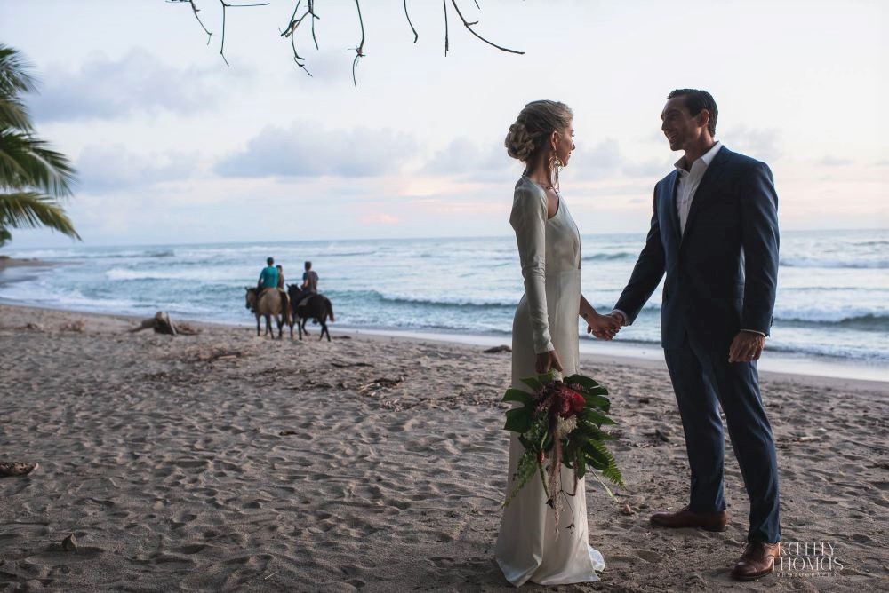 tropical weddings Santa Teresa costa rica Pranamar